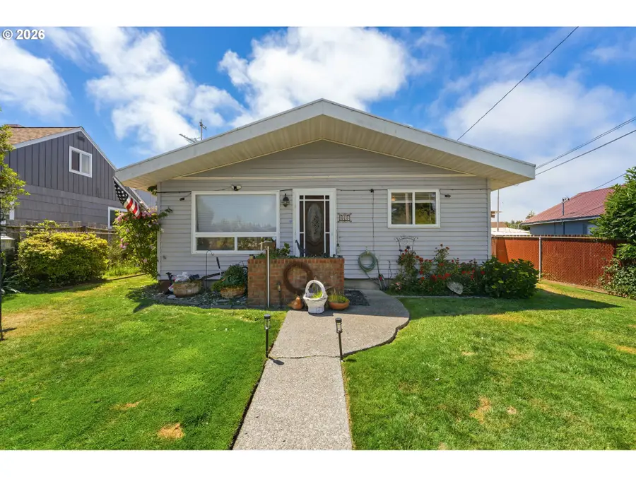 2478 Marion St, North Bend, OR 97459 - #2