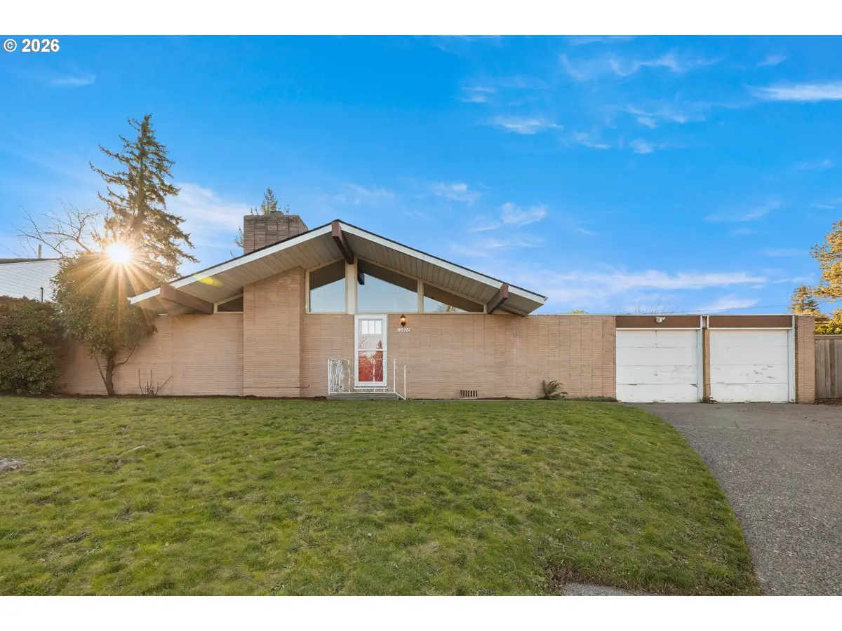 12600 NE Davis St, Portland, OR 97230 - Image #1