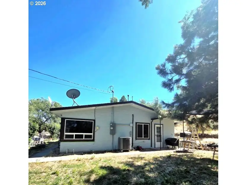 1070 Main St, Arlington, OR 97812 - #1