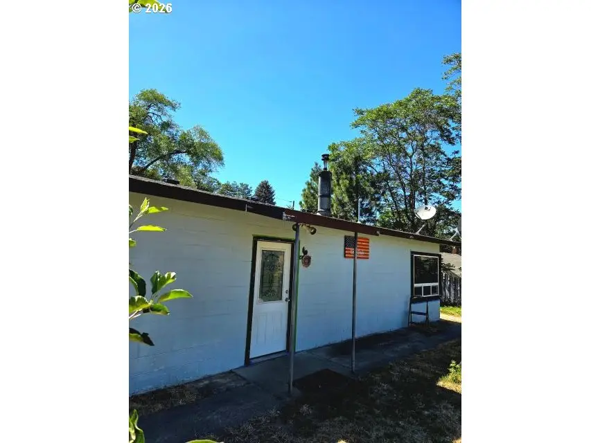 1070 Main St, Arlington, OR 97812 - #2