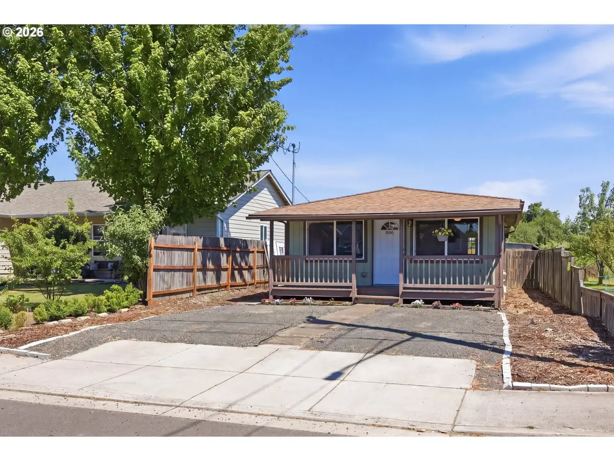 505 S 5th St, Harrisburg, OR 97446 - #1