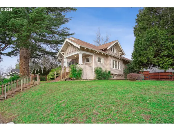 8921 SE Washington St, Portland, OR 97216