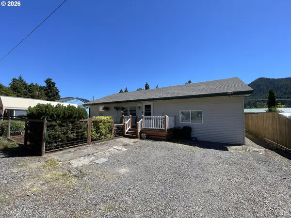 48440 Jasper Dr, Oakridge, OR 97463