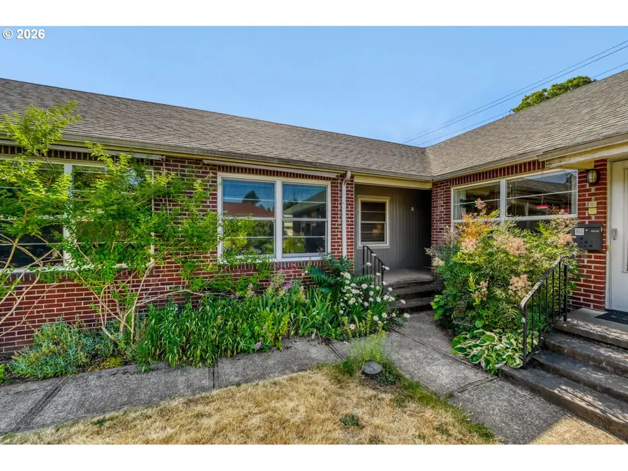 6504 N Commercial Ave, Portland, OR 97217 - #2