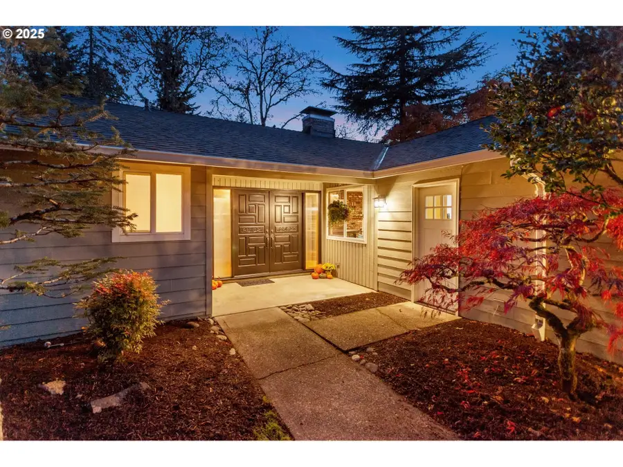 1467 Greentree Cir, Lake Oswego, OR 97034 - Image #3