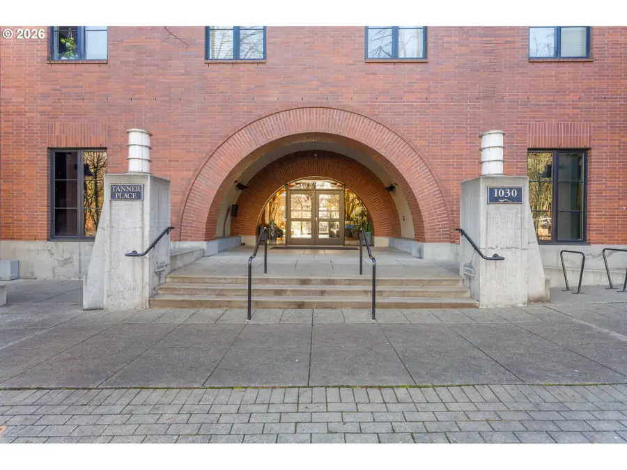 1030 NW Johnson St #611, Portland, OR 97209 - #3