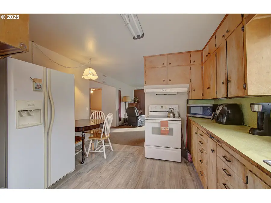 6867 N Hudson St, Portland, OR 97203 - Image #3