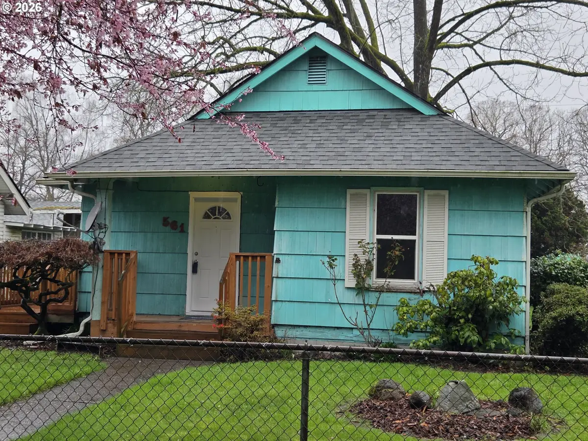 561 15th Ave, Longview, WA 98632 - #1