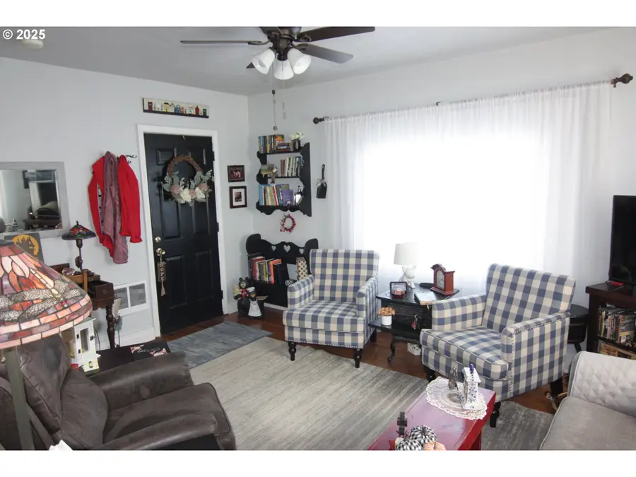 Address Withheld By Seller, Longview, WA 98632 - Image #3