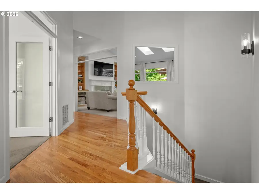 2097 SW Nancy Dr, Gresham, OR 97080 - #3