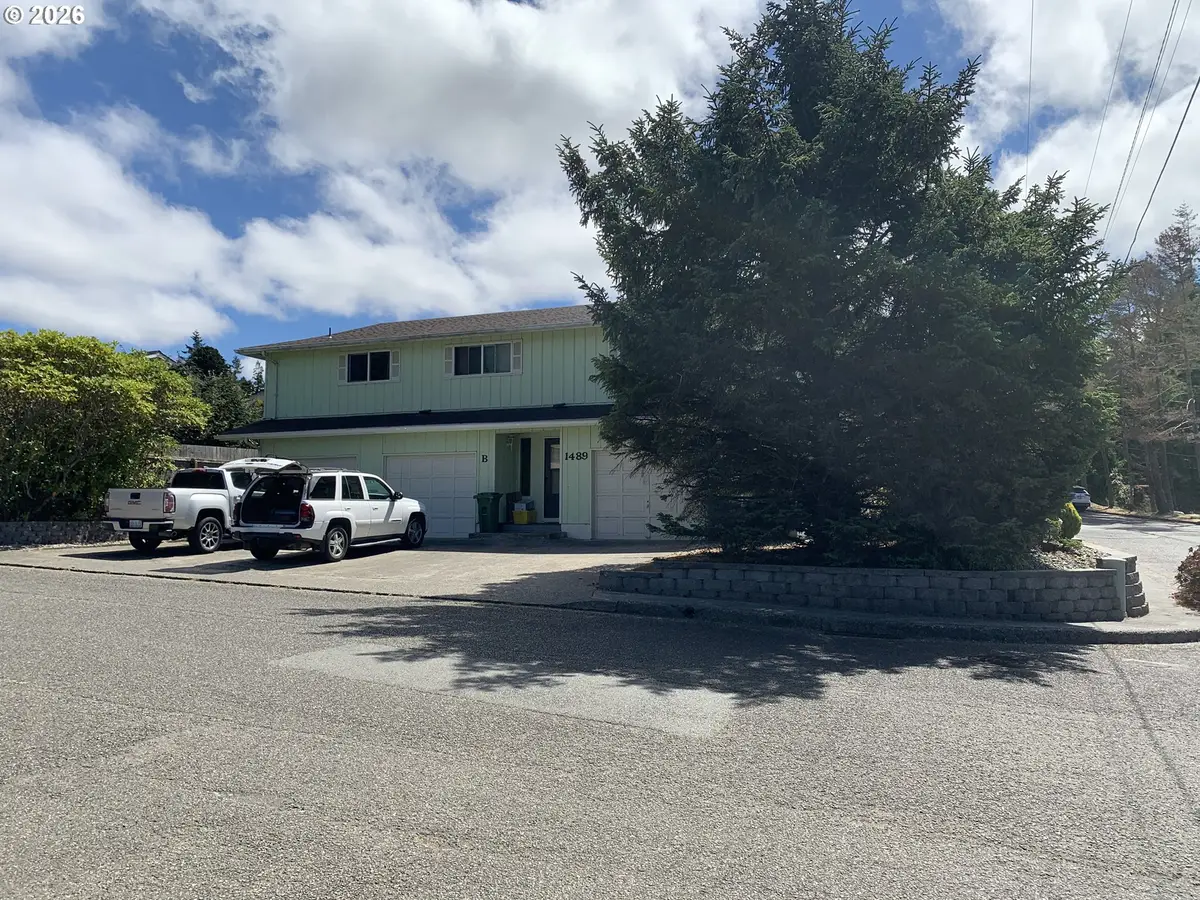 1489 Scott Ln, North Bend, OR 97459 - #1