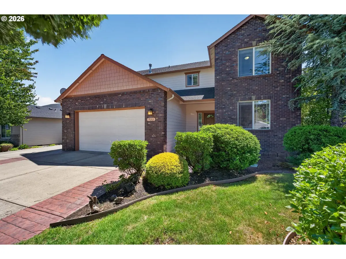 722 E 18th St, La Center, WA 98629 - #1