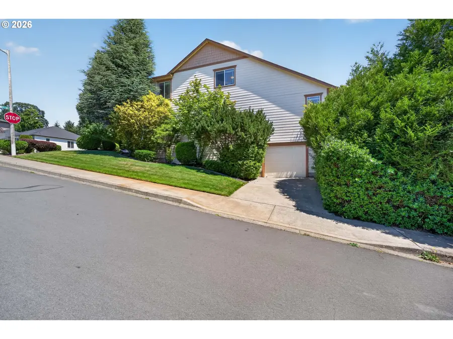 722 E 18th St, La Center, WA 98629 - #3