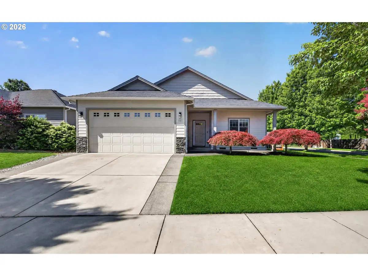 989 Pendleton Dr, Medford, OR 97501 - #1