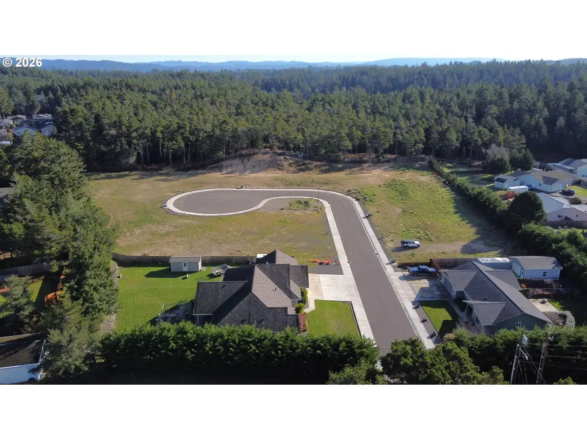 1035 Park Pl, Coos Bay, OR 97420 - Image #1