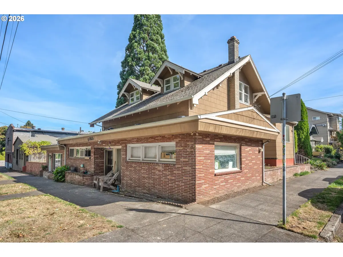 906 NE 24th Ave, Portland, OR 97232 - #1