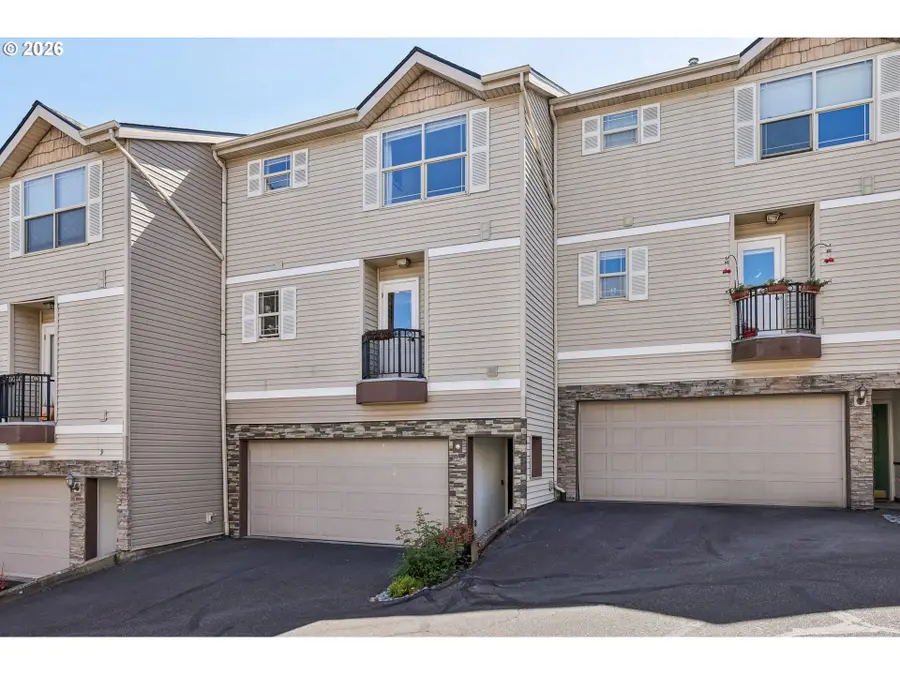 12142 NE Fremont St #11, Portland, OR 97220 - #3