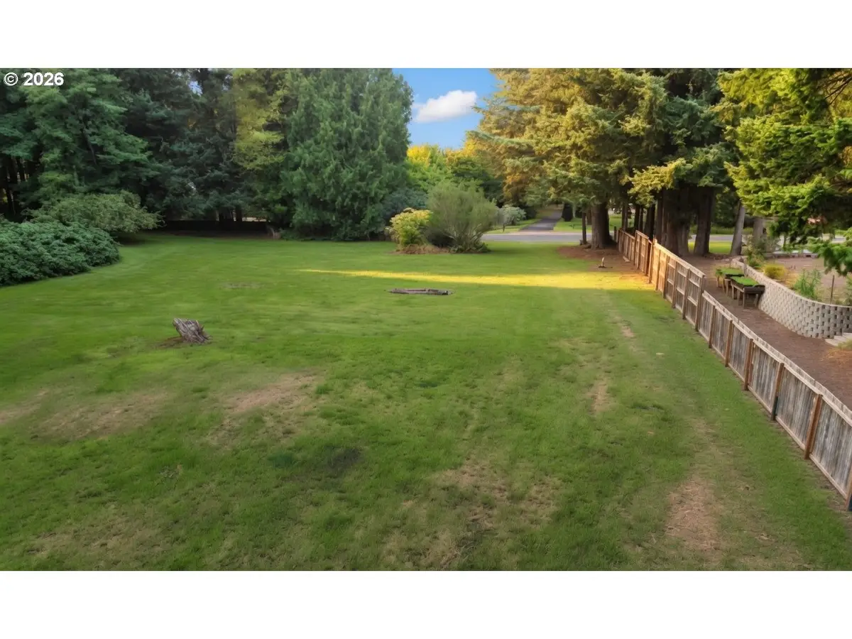 4990 N Loftus Rd, Florence, OR 97439 - #1