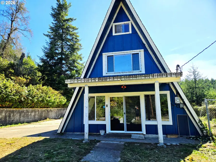 17735 Carpenterville Rd, Brookings, OR 97415 - #2
