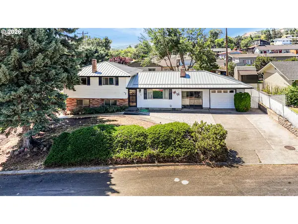 1004 Maple St, TheDalles, OR 97058