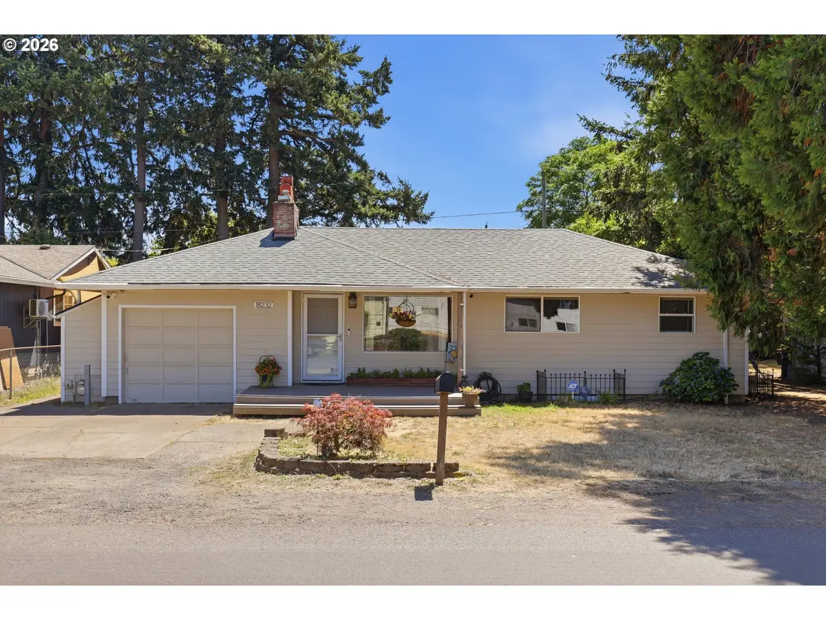 18232 SE Clinton St, Gresham, OR 97030 - #1