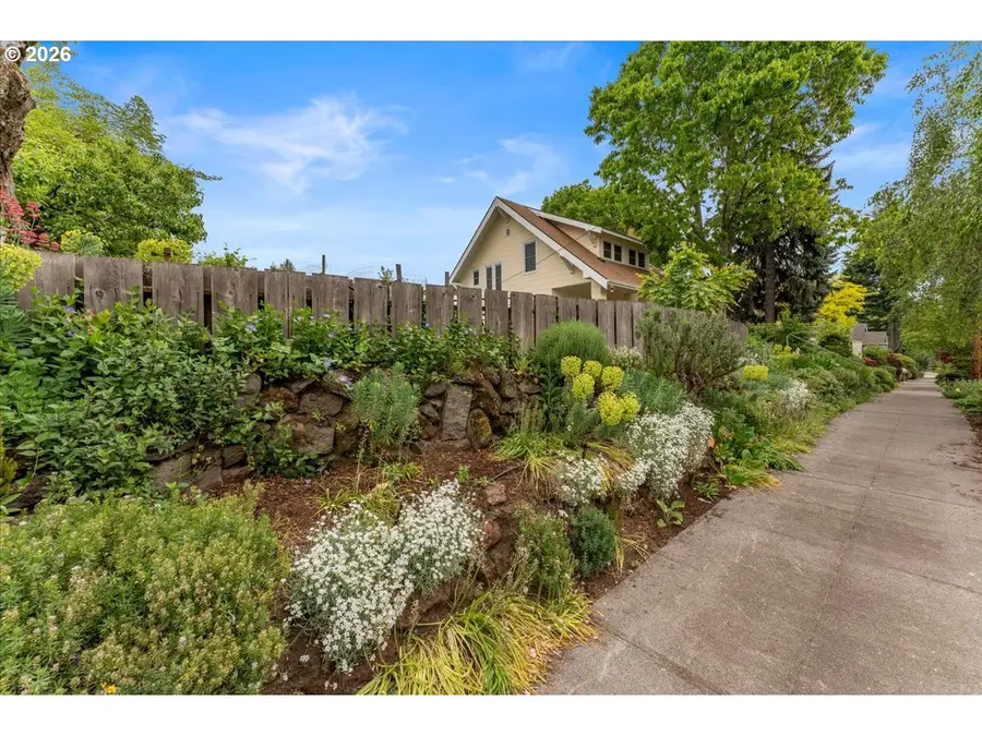 304 NE 62nd Ave, Portland, OR 97213 - #2