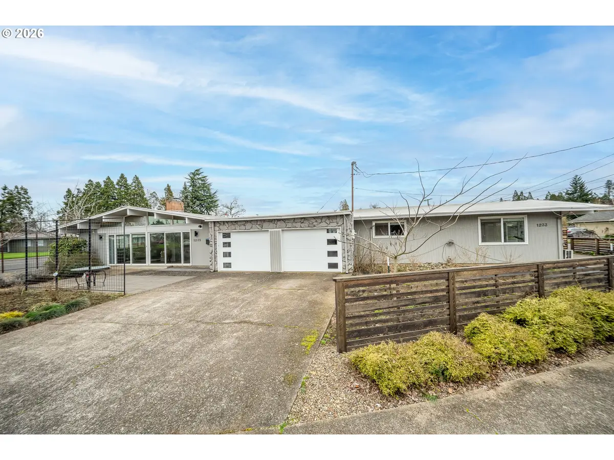 1233 1st St, Springfield, OR 97477 - #1