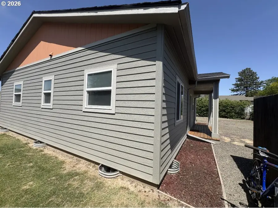 905 Cowl St, Milton Freewater, OR 97862 - #3