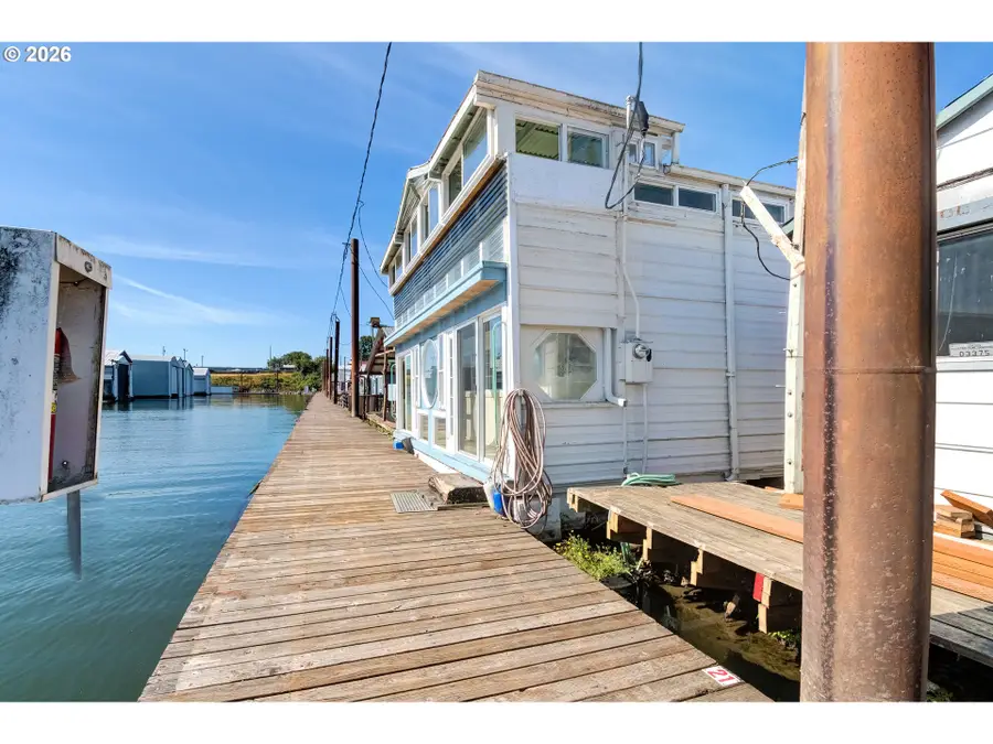 2901 NE Marine Dr, Portland, OR 97211 - #3