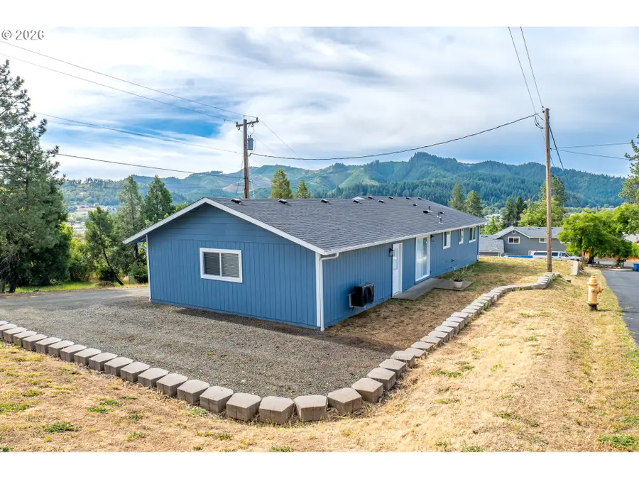535 Oak Ter, Sutherlin, OR 97479 - #2