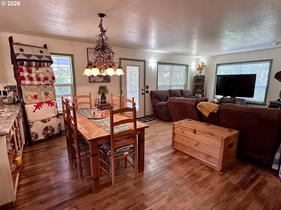 37303 Wallace Creek Rd, Springfield, OR 97478 - #3