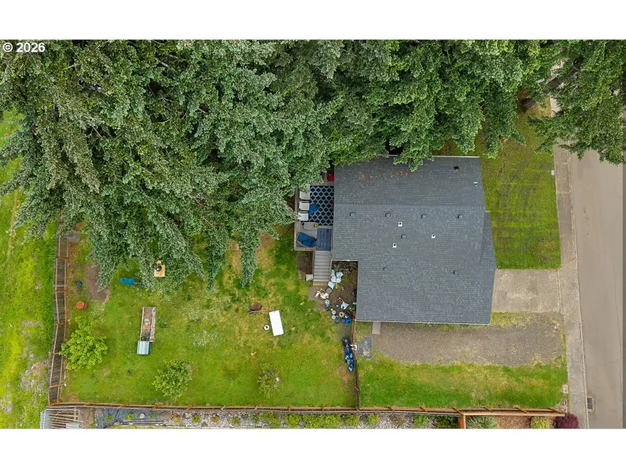 710 NE E St, Willamina, OR 97396 - #3