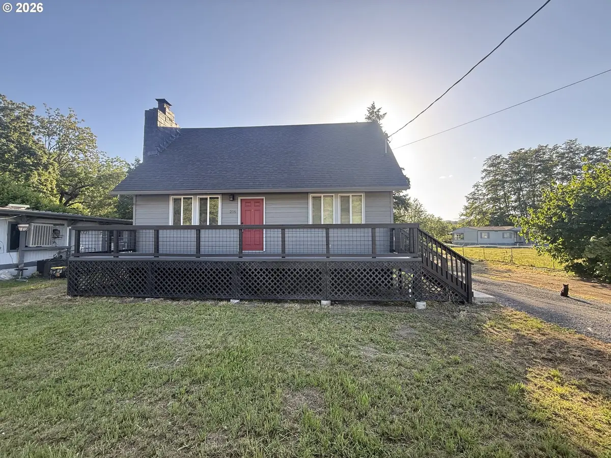 206 Church St, Dillard, OR 97432 - #1