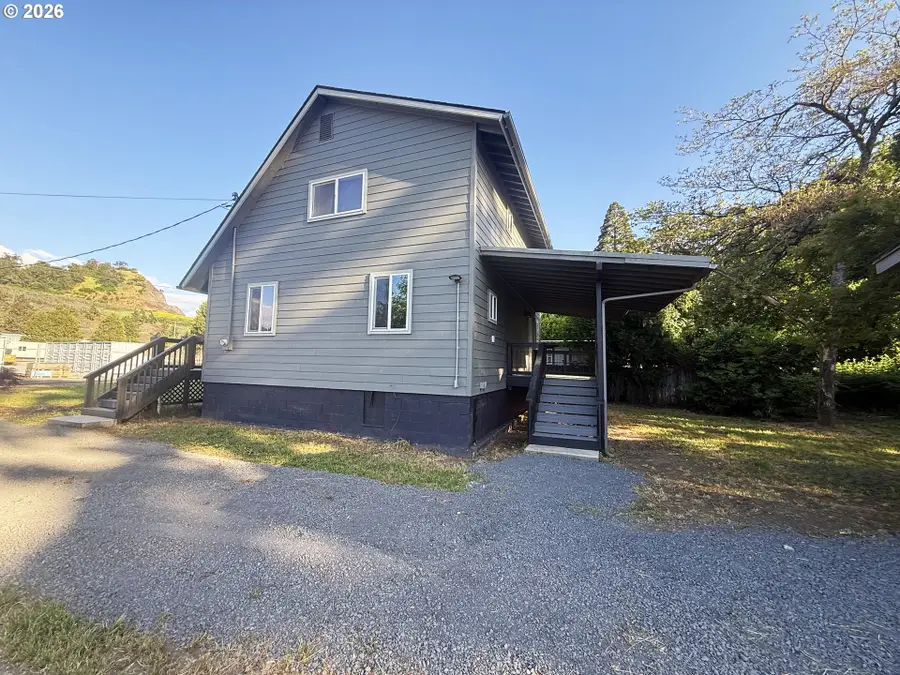 206 Church St, Dillard, OR 97432 - #2