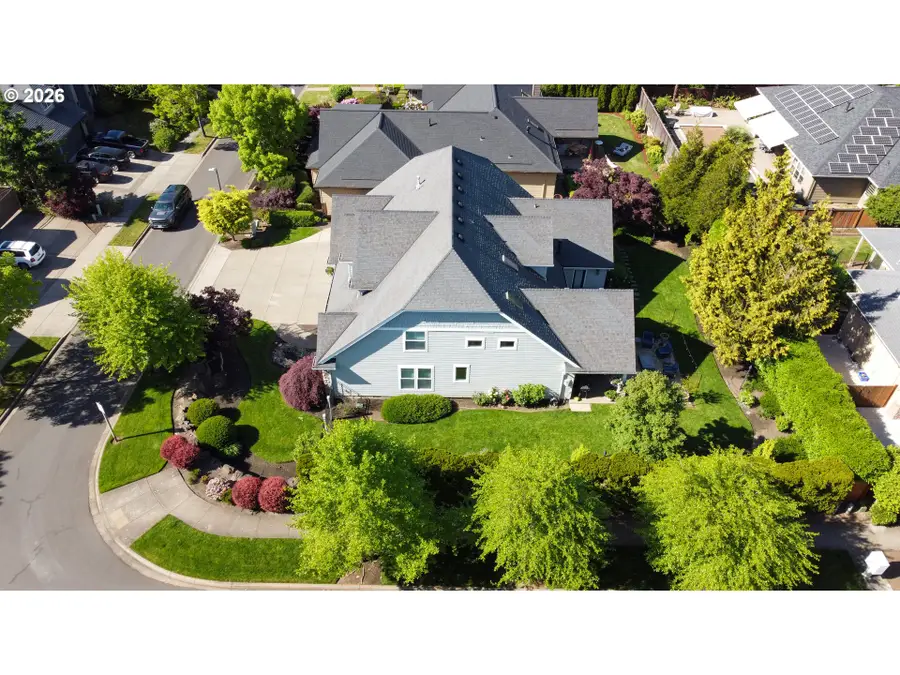 3297 Jayhawk Ct, Eugene, OR 97405 - #3