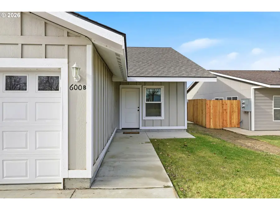 600 N Earl St, Stanfield, OR 97875 - #3