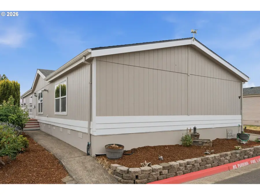 1000 S Mckern Ct #123, Newberg, OR 97132 - #2