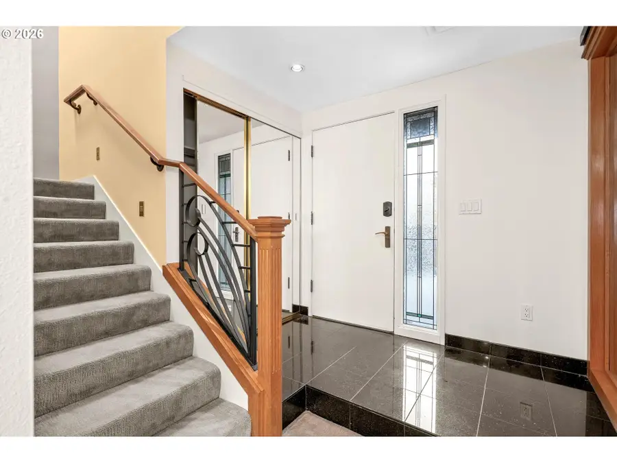 5826 S Riverpoint Ln, Portland, OR 97239 - #3