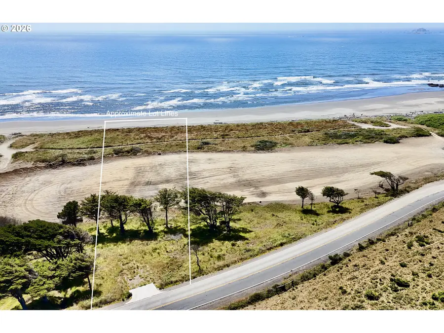 902 Old Coast Rd #7, Wedderburn, OR 97444 - #2