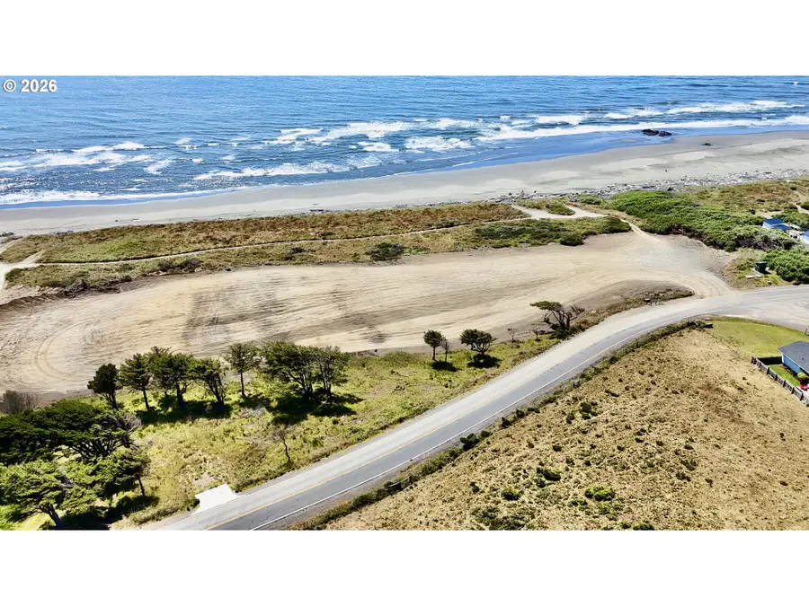 902 Old Coast Rd #7, Wedderburn, OR 97444 - #3