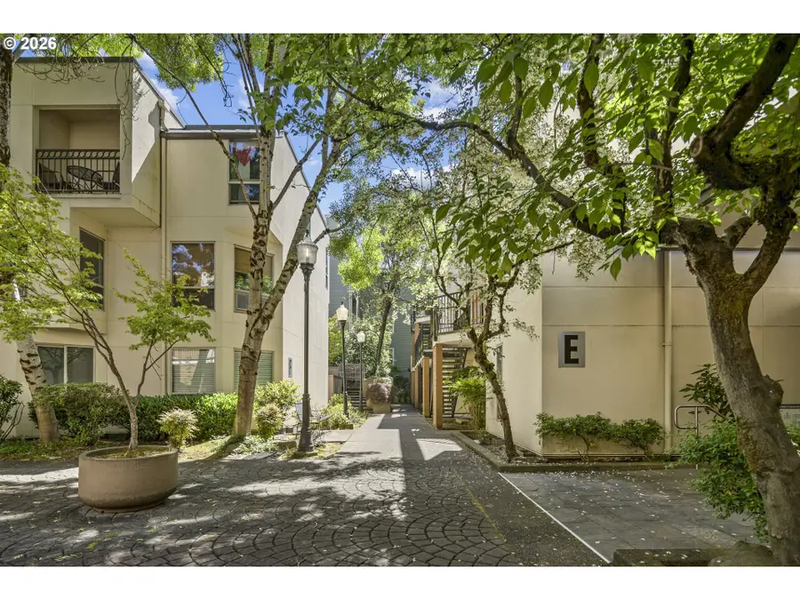 1535 SW Clay St #239, Portland, OR 97201 - #2