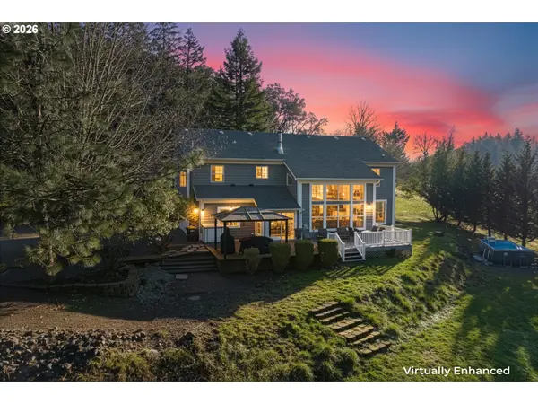 1040 Arcadia Dr, Roseburg, OR 97471