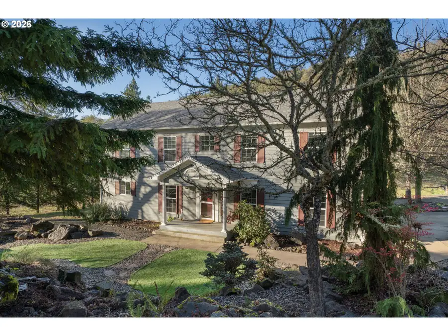 1040 Arcadia Dr, Roseburg, OR 97471 - Image #3