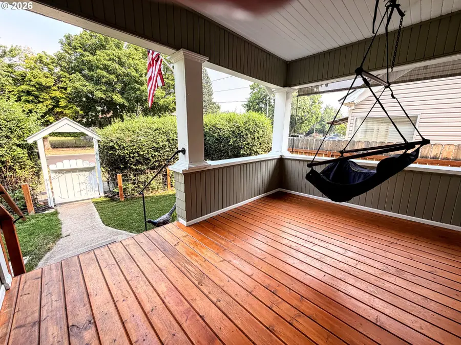 2212 Cedar St, La Grande, OR 97850 - #2