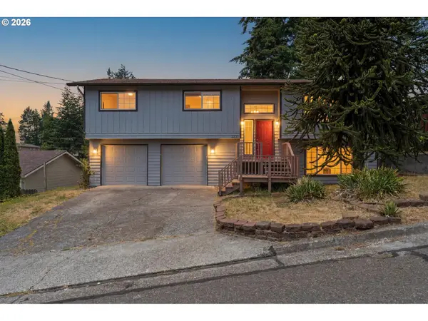2230 Oak St, NorthBend, OR 97459