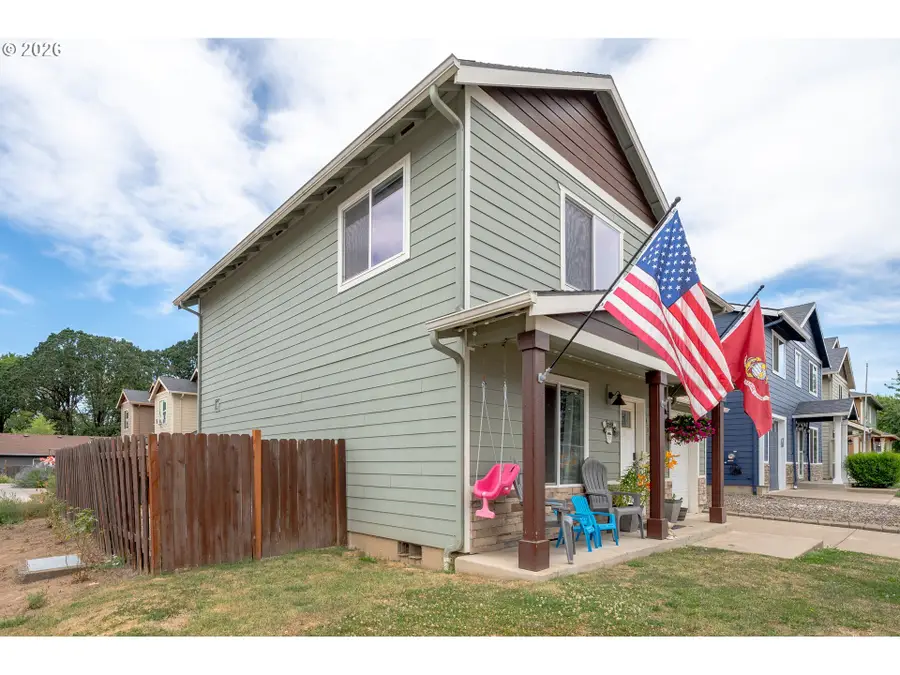 408 Sunset Ct, Amity, OR 97101 - #2
