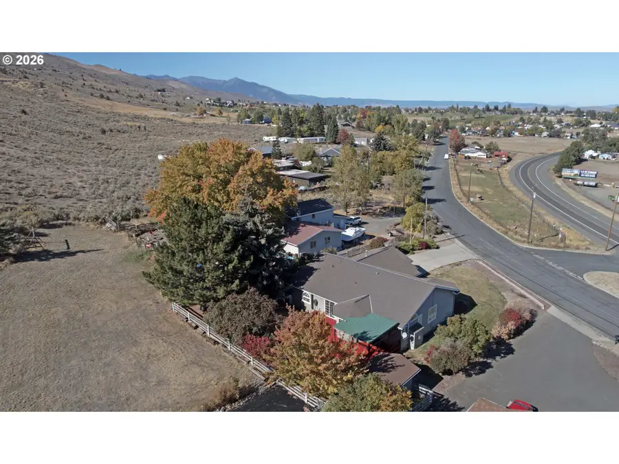137 Foothill Dr, Baker City, OR 97814 - #2