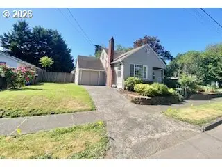 255 W Fairfield St, Gladstone, OR 97027