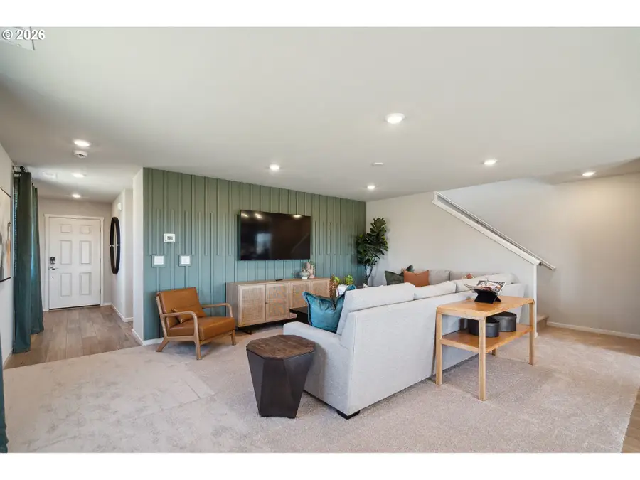 541 Spring Blvd, Woodburn, OR 97071 - #2
