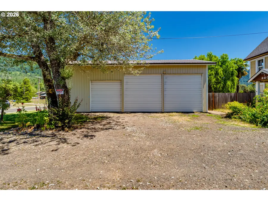 220 E Main St, Lowell, OR 97452 - #3